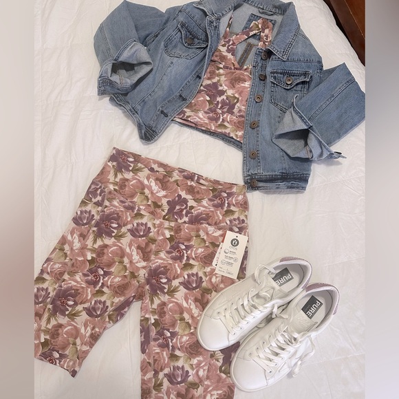 ✨NWT✨ Floral Print 🌺 Workout Set - Picture 10 of 10